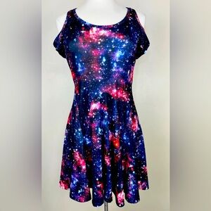 ✨ HOT TOPIC GALAXY UNIVERSE SPACE STARS STRETCHY COLD SHOULDER DRESS SIZE XS 💫